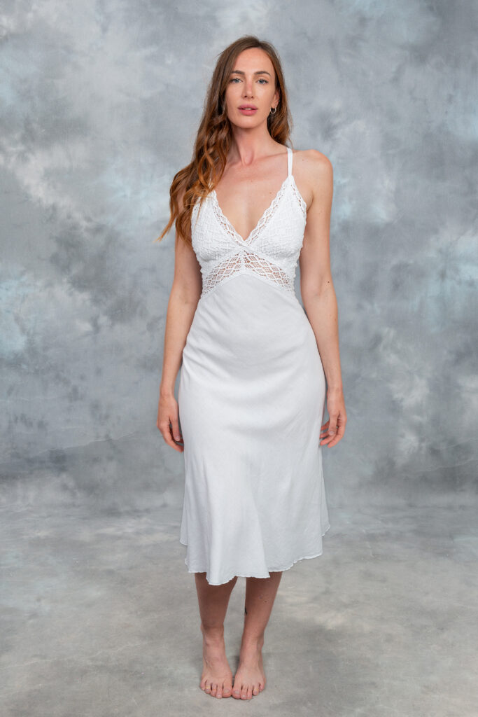 Vestidos blancos sencillos y elegantes